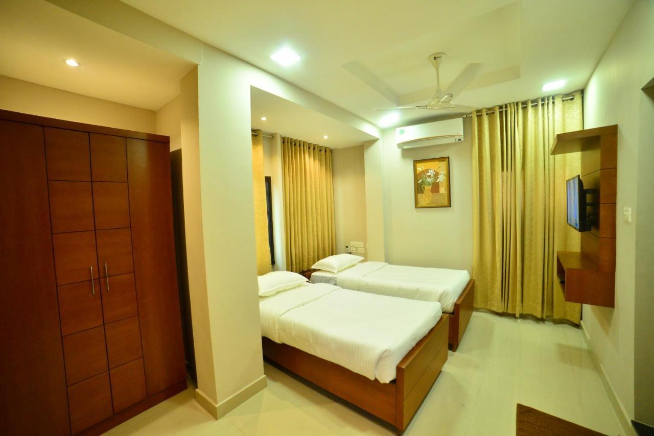 Hotel Priya Kottakkal Buitenkant foto