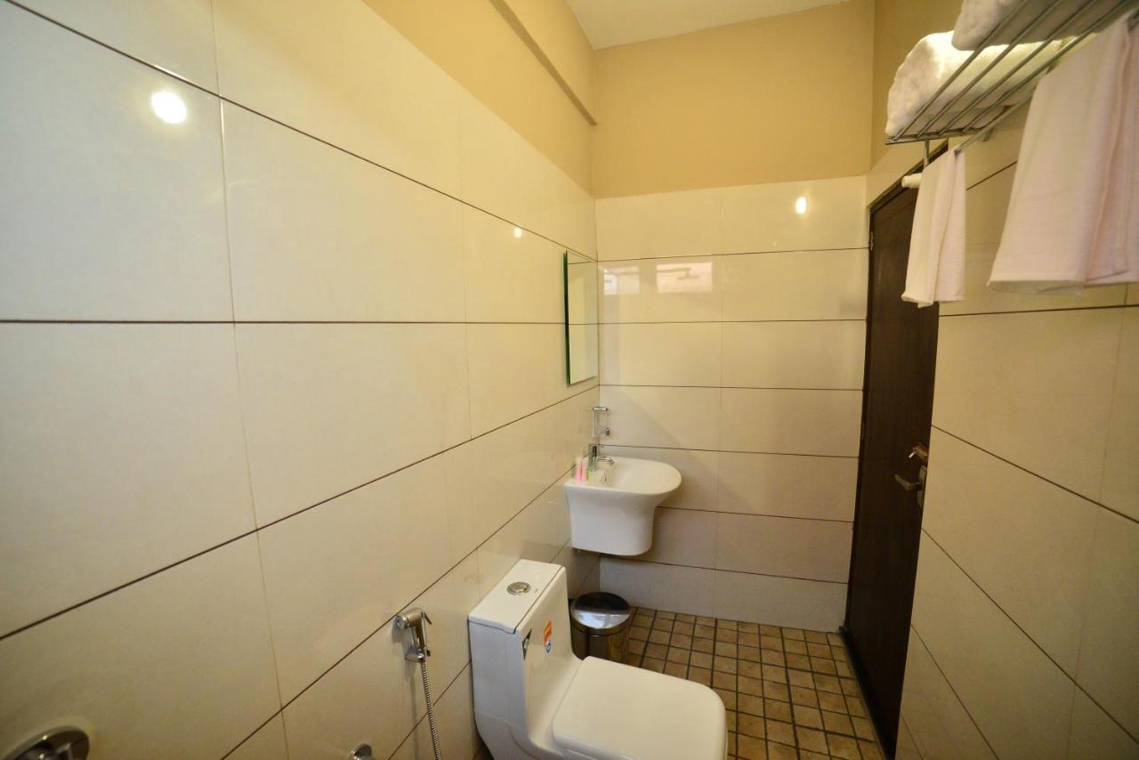 Hotel Priya Kottakkal Buitenkant foto