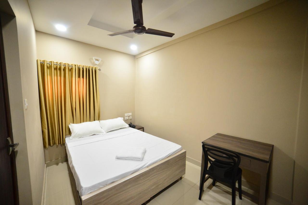 Hotel Priya Kottakkal Buitenkant foto