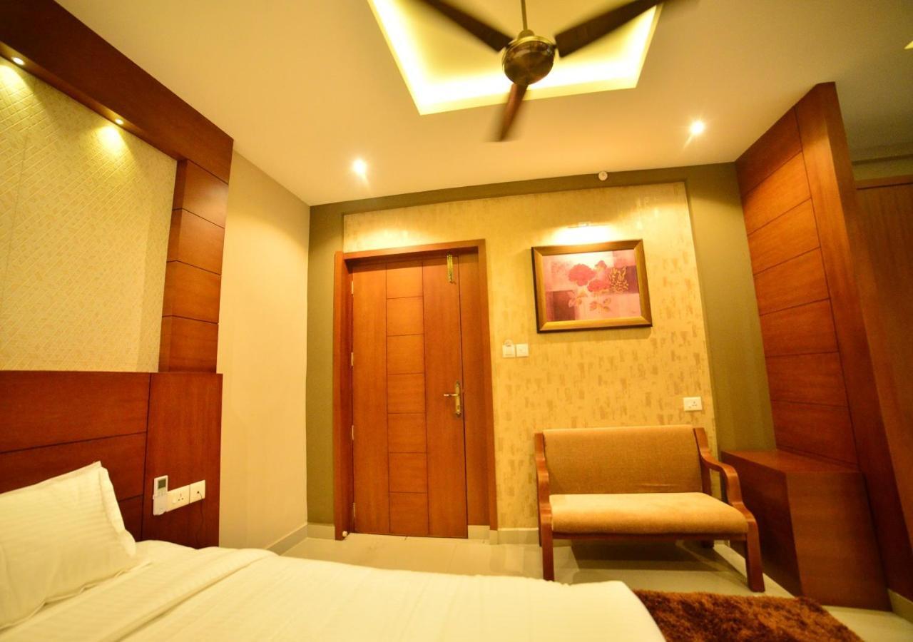Hotel Priya Kottakkal Buitenkant foto