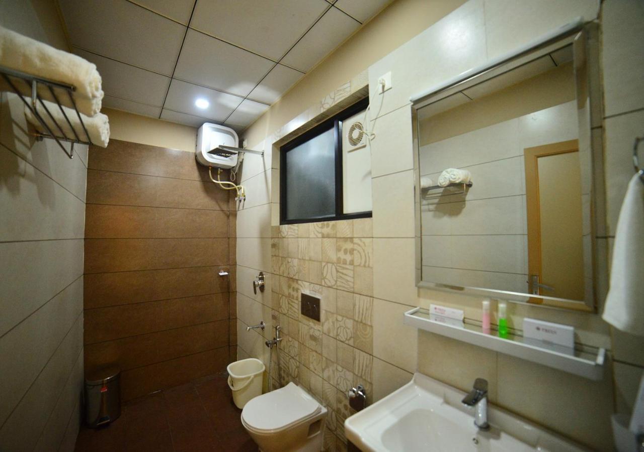 Hotel Priya Kottakkal Buitenkant foto