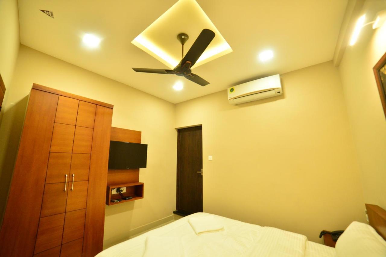 Hotel Priya Kottakkal Buitenkant foto