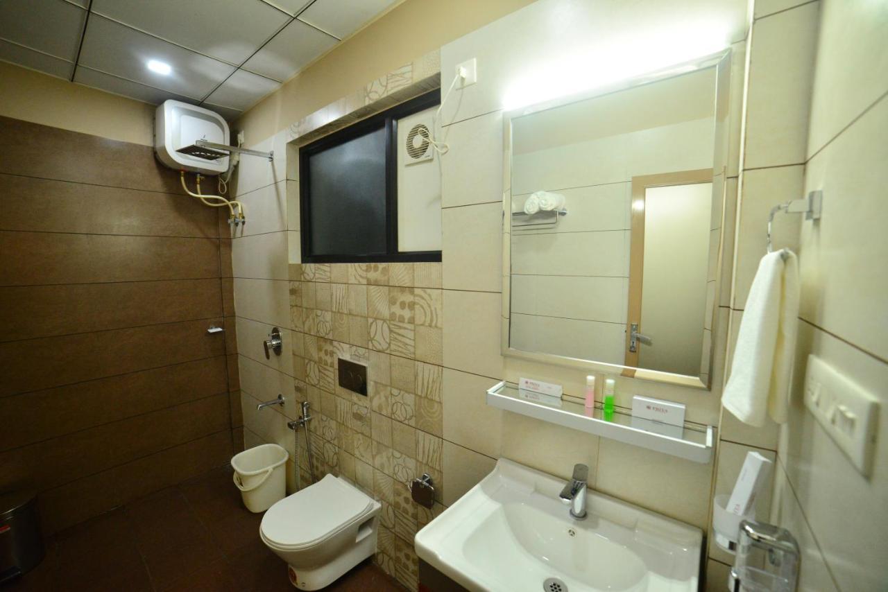 Hotel Priya Kottakkal Buitenkant foto