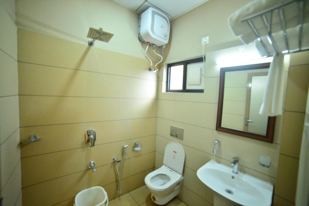 Hotel Priya Kottakkal Buitenkant foto